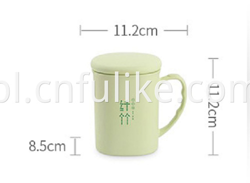 plastic mug with handle